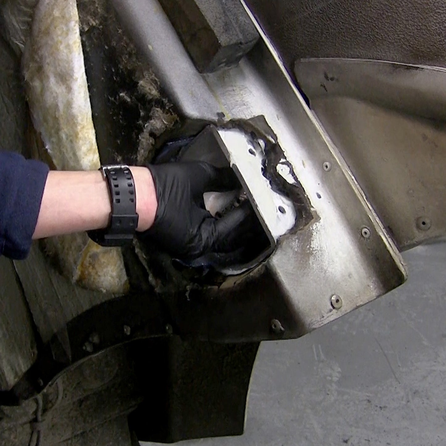 Fitting the aluminum plug into the hood