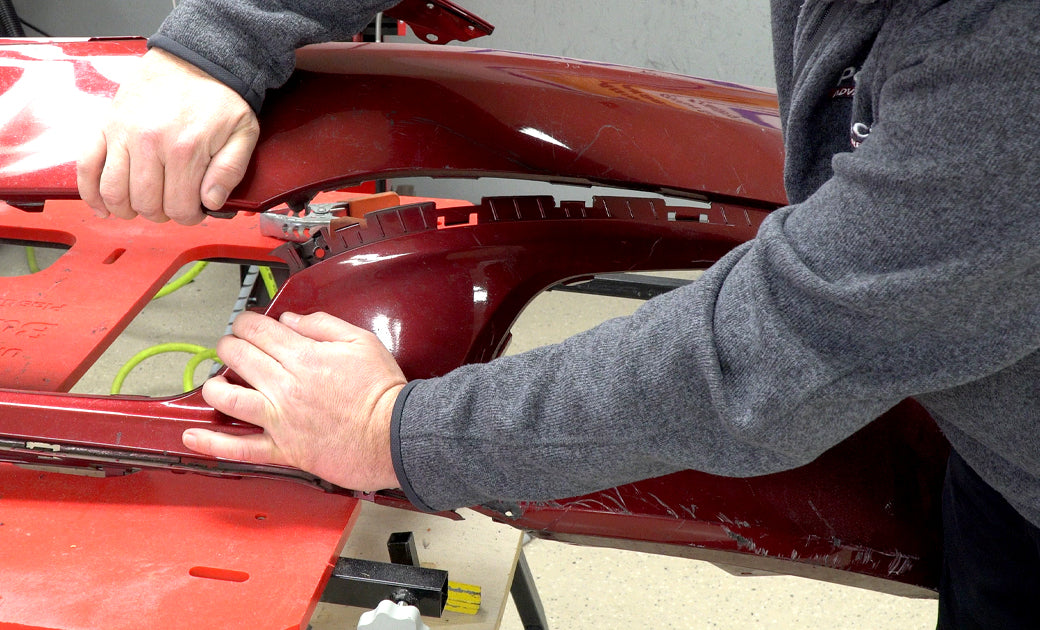 One-Sided Repair on a Molding Strip Insert